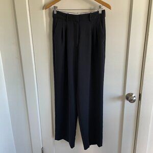 Aritzia Effortless Pant Curve-Fit, Size 6, Black